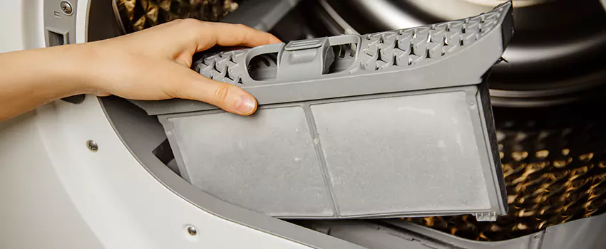Signs Of A Clogged Dryer Lint Trap in Hunters Creek, Florida